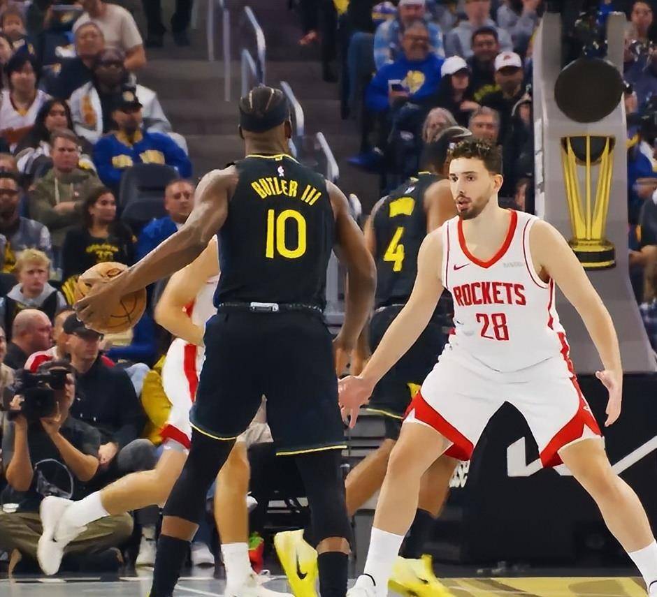 开云官网下载 -转折点金州勇士状态回暖；NBA季后赛窗口期攻防权衡；更衣室稳定；球队文化再被提及的简单介绍